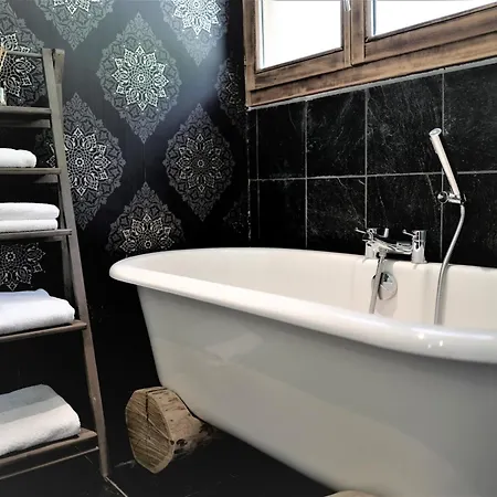 Σαλέ De Charme 8 Pers, Cheminee, Jacuzzi, Parking - Fr-1-676-96 *